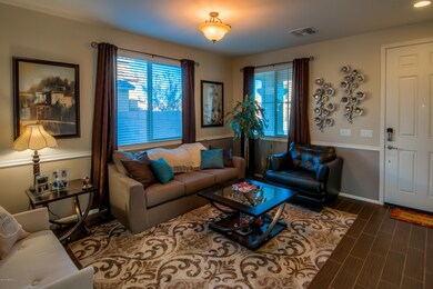 7 Living Room photo b