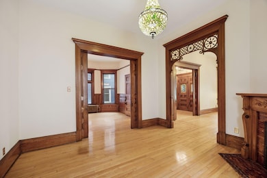 957 Ashland Ave, Saint Paul, MN 55104 - photo 3