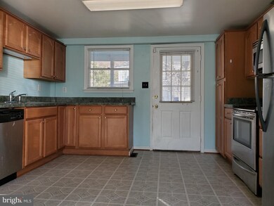 243 Knoxville Rd, Knoxville, MD 21758 - photo 2