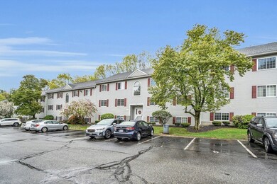 135 Lafond Ln unit 22, Dracut, MA 01826 - photo 3