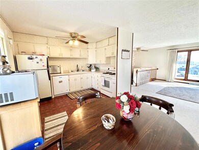 Eat-in Kitchen