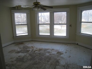 537 W 13th St, Davenport, IA 52803 - photo 7