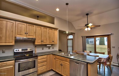 502 Sunrise Blvd, Moscow, PA 18444 - photo 5