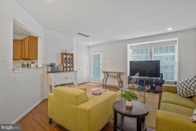 9221 Cardinal Forest Ln unit 32, Lorton, VA 22079 - photo 7