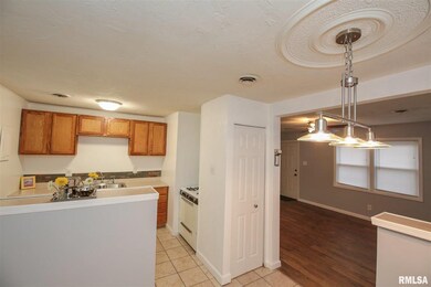 2711 W 71st St, Davenport, IA 52806 - photo 7