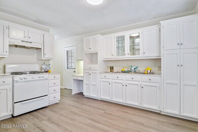 206 Crestview Drive-7