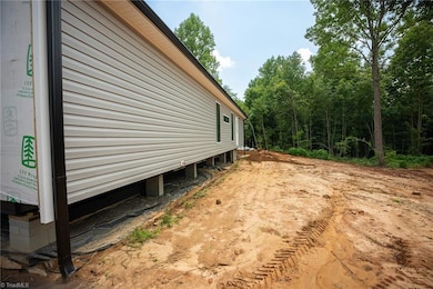 1853 Hill River Rd, Hiddenite, NC 28636 - photo 3