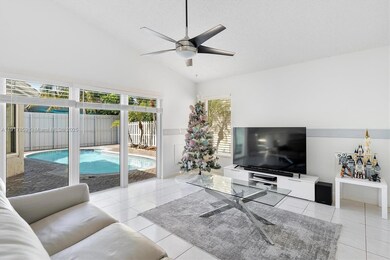 1086 SW 102nd Terrace, Pembroke Pines, FL 33025 - photo 4