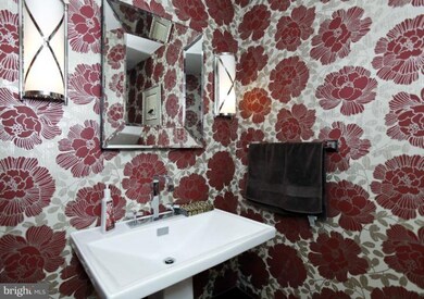 8101 Horseshoe Ln, Potomac, MD 20854 - photo 6