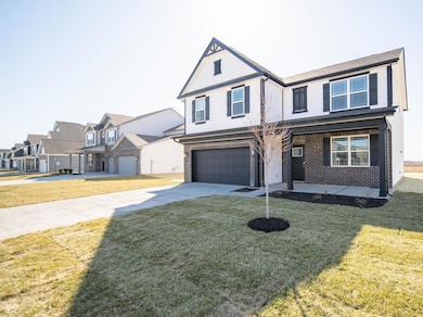 801 Blaine Dr, Whiteland, IN 46184 - photo 2