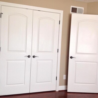 5814 Shepherd Crossing Dr, Louisville, KY 40219 - photo 4