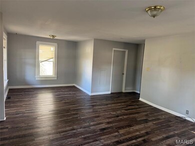 418 N 7th St, Vandalia, IL 62471 - photo 5