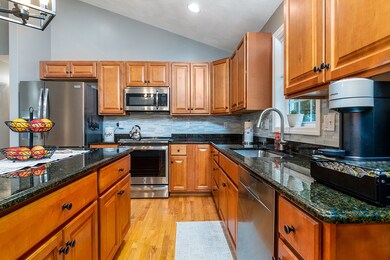 60 Fieldside Dr, Woonsocket, RI 02895 - photo 3