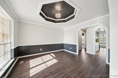 CLASSY NEW LIGHTING & ARCHED ACCENTS!