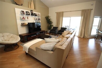 Spacious living room, with lake view