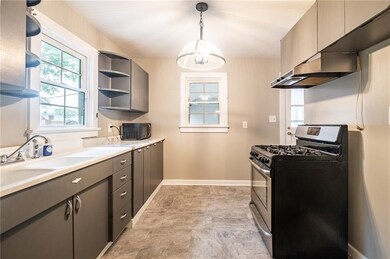 211 S Brooks St, Columbus, IN 47201 - photo 2