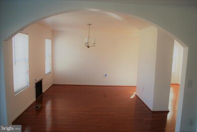 1023 Cypresstree Dr, Capitol Heights, MD 20743 - photo 3