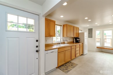 3228 S 162nd St, Seatac, WA 98188 - photo 2