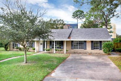 1908 Circle Dr, Bay City, TX 77414 - photo 2