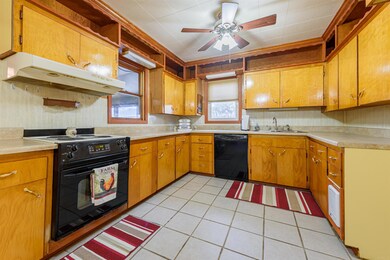 346 W 15th St, Auburn, IN 46706 - photo 7