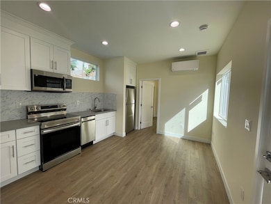 2739 Sycamore Ave unit A, Montrose, CA 91020 - photo 2