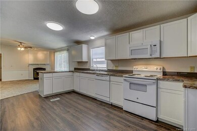 1026 Cass St, Statesville, NC 28677 - photo 5