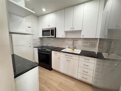 2899 Collins Ave unit 1212, Miami Beach, FL 33140 - photo 7