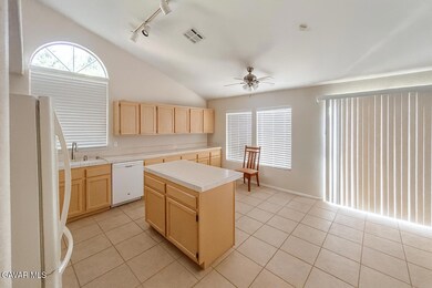 39518 Chalfont Ln, Palmdale, CA 93551 - photo 4