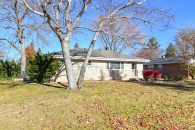 5732 W Fountain Ave, Milwaukee, WI 53223 - photo 4