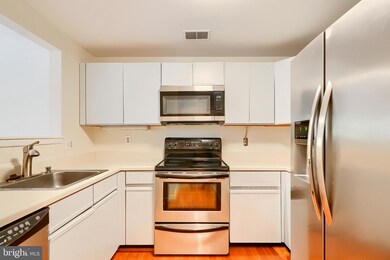 123 W Barre St unit 101, Baltimore, MD 21201 - photo 6