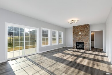 1207 W 63rd St, Davenport, IA 52806 - photo 6