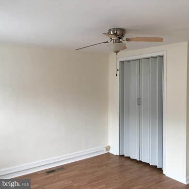 13 Oregon St, Mercersburg, PA 17236 - photo 5