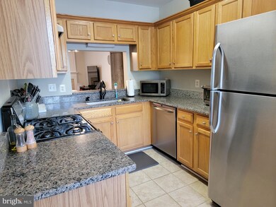 21856 Elkins Terrace unit 33, Sterling, VA 20166 - photo 3