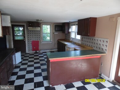 26 Mechanic St, Bridgeport, NJ 08014 - photo 3