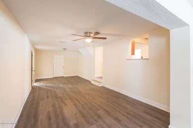 569 Laurina St, Jacksonville, FL 32216 - photo 4