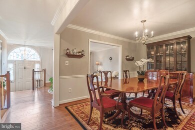 6830 Mclean Province Cir, Falls Church, VA 22043 - photo 5