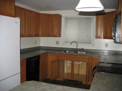 10 Cedar St, Saint Albans, VT 05478 - photo 2