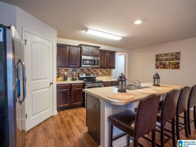 2042 Kerry Cir, Calera, AL 35040 - photo 5