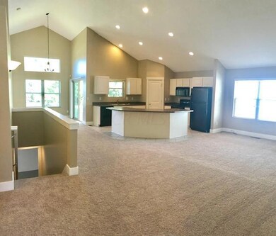 Welcom to this bright open floor plan