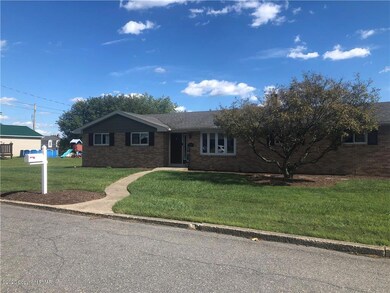 1036 Bayberry Rd, Pen Argyl, PA 18072 - photo 2