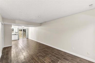 1943 E Bell Ave, Des Moines, IA 50320 - photo 2