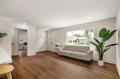 11124 W 70th St, Shawnee, KS 66203 - photo 2