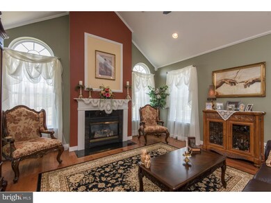 1064 Bordeaux Ln, Pennsburg, PA 18073 - photo 4