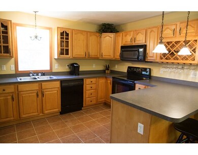 122 Saunders St, Gardner, MA 01440 - photo 3