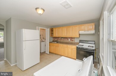 2419 Harriet Ave, Baltimore, MD 21230 - photo 7