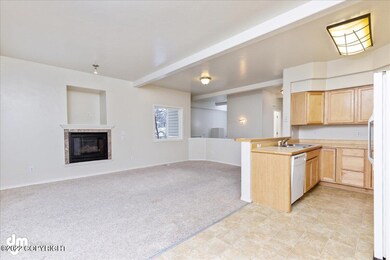 06-Living Room 20220203-DW-6941