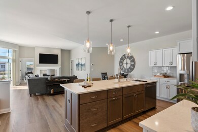 889 S Verona Cir unit 86, Grafton, WI 53024 - photo 3