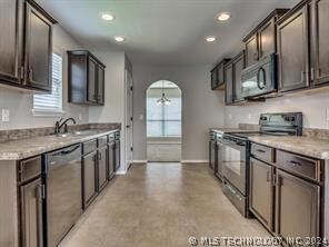 9292 S 256th East Ave, Broken Arrow, OK 74014 - photo 2