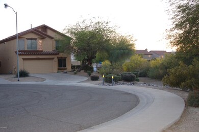 1115 E Ross AVE 006