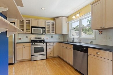 28 Boulderbrook Dr, Peabody, MA 01960 - photo 3